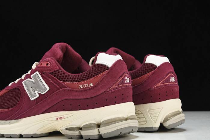 New Balance 2002R‘Refined Future M2002RHA