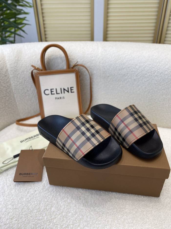 BUR_BERRY SLIPPERS