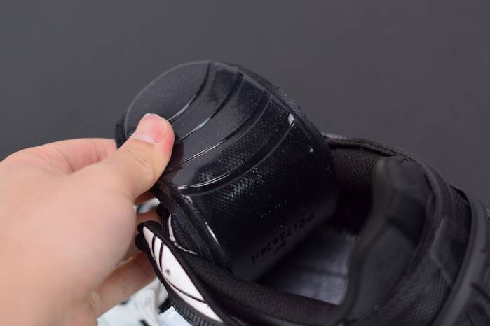 BLCG Track.2 black and white 570391 W2GN3 1090