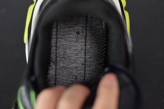 BLCG Track.2 black fluorescent and yellow 570391 W2GN3 1022