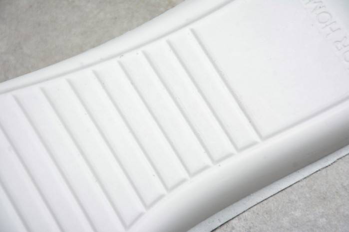 D10R B27 High Top Sneaker