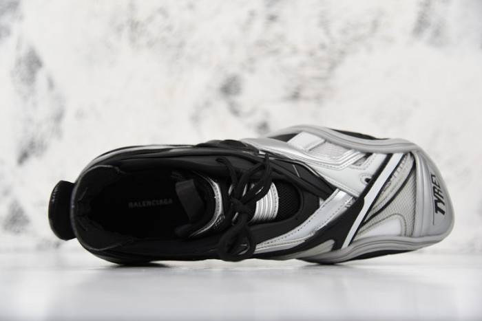 BLCG 5.0 TYREX 20SS RUNWAY 617535-W2CB1-1081