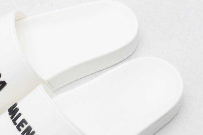 BLCG SLIPPERS