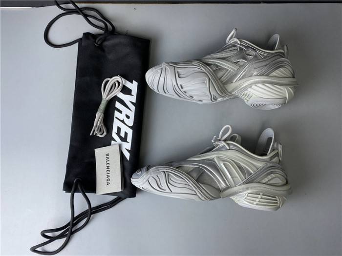 BLCG 5.0 TYREX 20SS RUNWAY SLIVER GREY 617517-W2WA1-8100