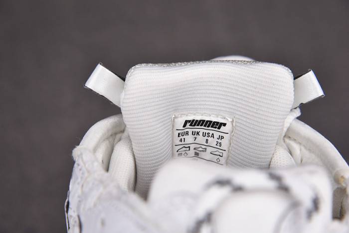 Ba*len*cia*ga -runner