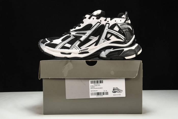 Ba*len*cia*ga -runner