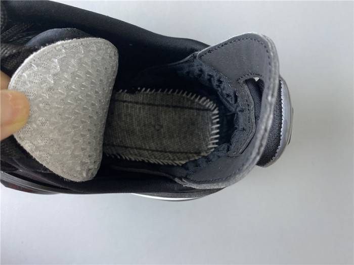 BLCG 5.0 TYREX 20SS RUNWAY RED AND BLACK 617535-W2CB1-1060