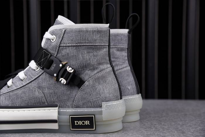 D10R B23 Oblique High Top Sneaker