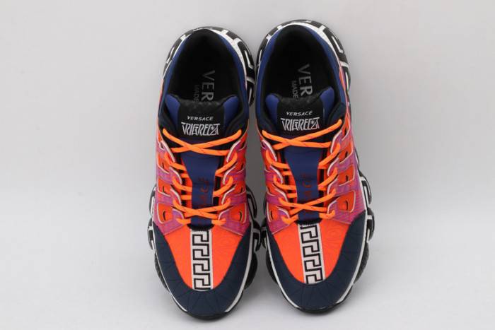 VERS SNEAKERS