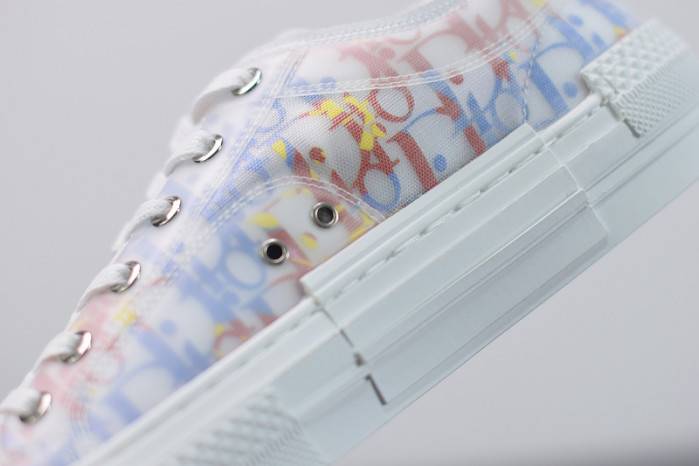 D10R B23 OBLIQUE LOW TOP SNEAKER