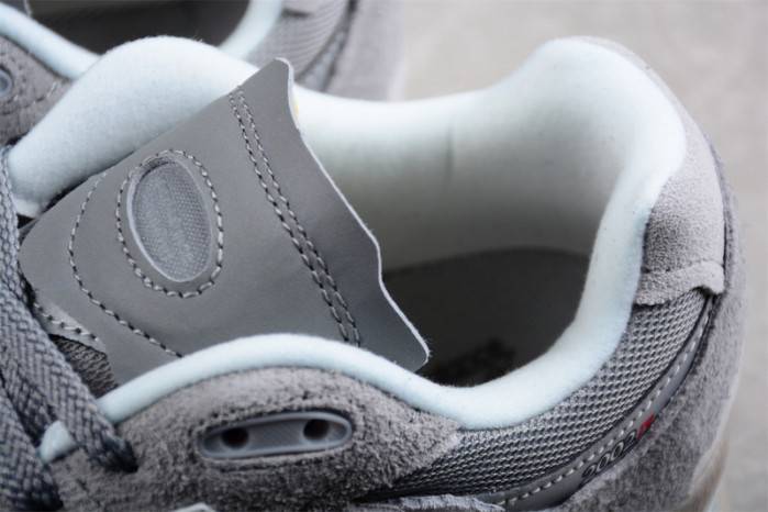 New Balance 2002R Protection Pack Grey M2002RDM