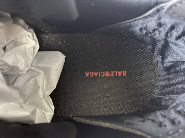 BLCG 5.0 TYREX 20SS RUNWAY RED AND BLACK 617535-W2CB1-1060