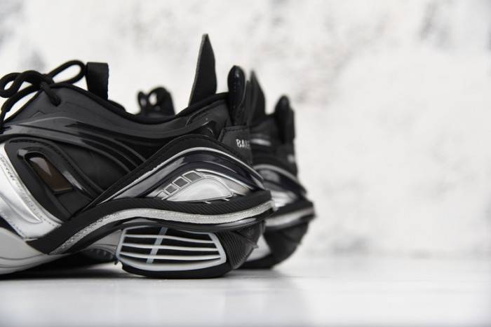 BLCG 5.0 TYREX 20SS RUNWAY 617535-W2CB1-1081