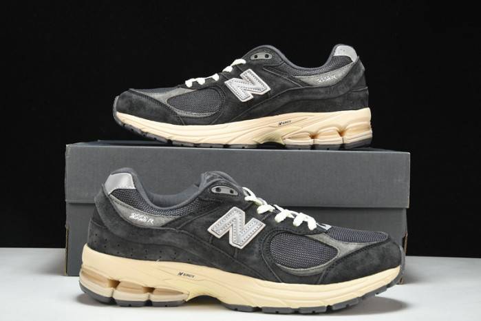 NEW BALANCE Q26 New Balance M2002RHO