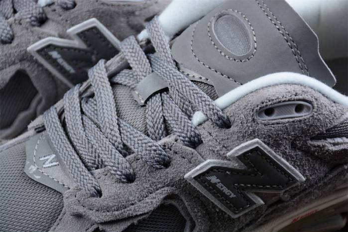 New Balance 2002R Protection Pack Grey M2002RDM