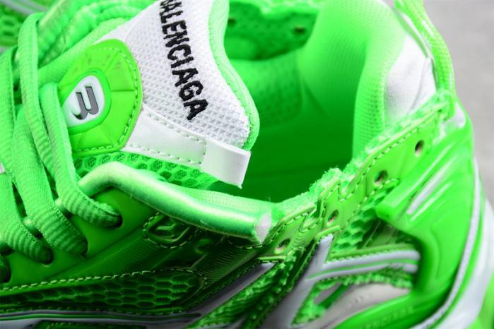 Ba*len*cia*ga -runner