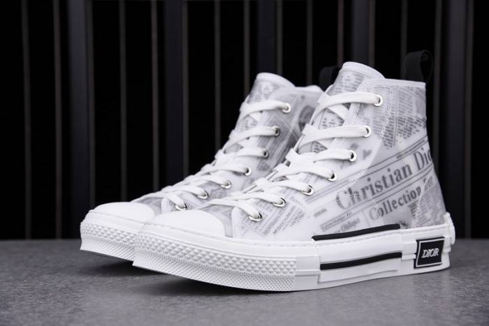 D10R B23 Oblique High Top Sneaker