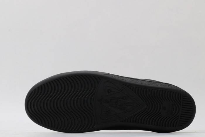 G*u*i ace embroidered low-top sneaker 431942a38g09064