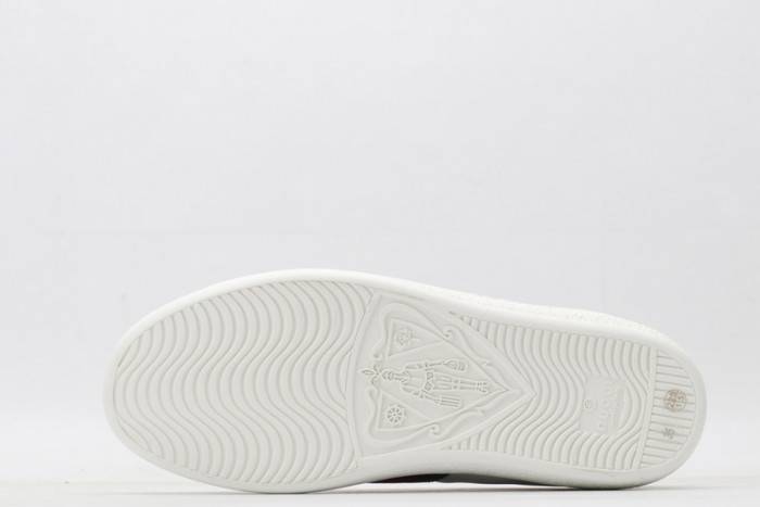 GUCC Ace Embroidered Low-Top Sneaker 611377D0PE09064