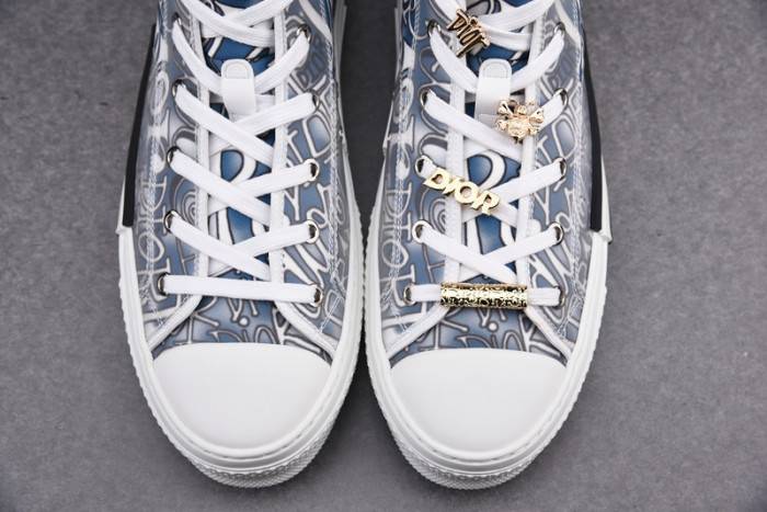 D10R B23 Oblique High Top Sneaker