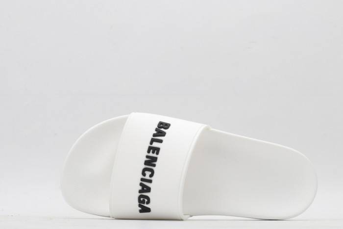 BLCG SLIPPERS
