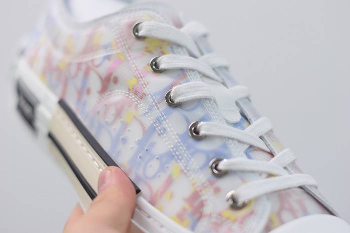 D10R B23 OBLIQUE LOW TOP SNEAKER