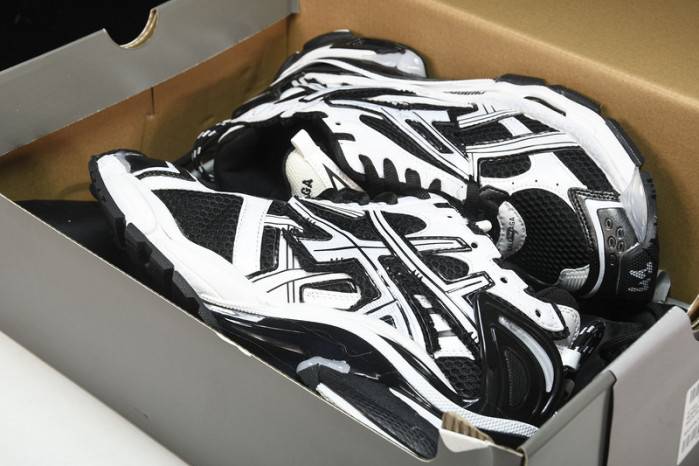 Ba*len*cia*ga -runner