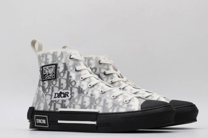 D10R B23 Oblique High Top Sneaker