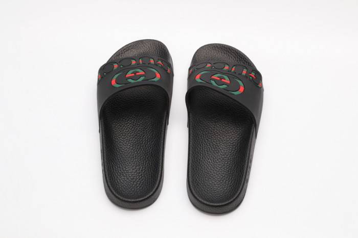 G*u*i slippers