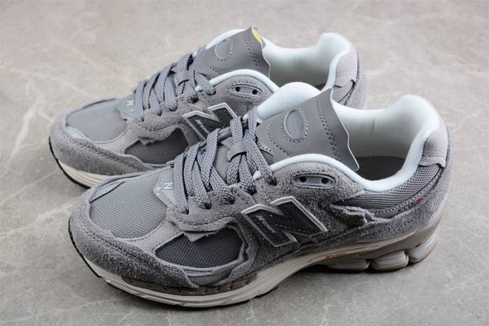 New Balance 2002R Protection Pack Grey M2002RDM