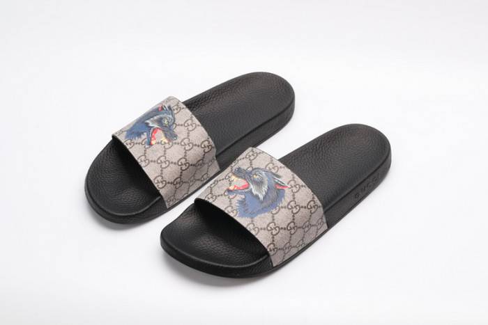 G*u*i slippers