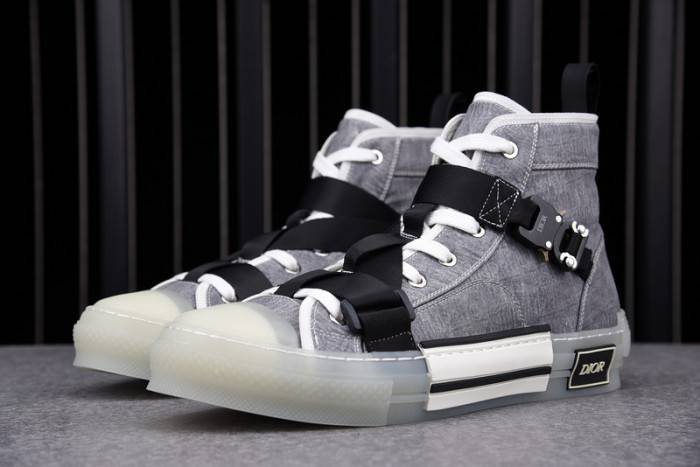 D10R B23 Oblique High Top Sneaker