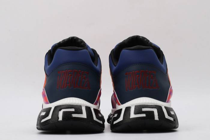 VERS SNEAKERS