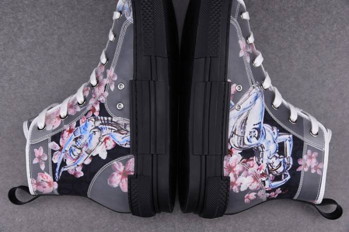 D10R B23 Oblique High Top Sneaker
