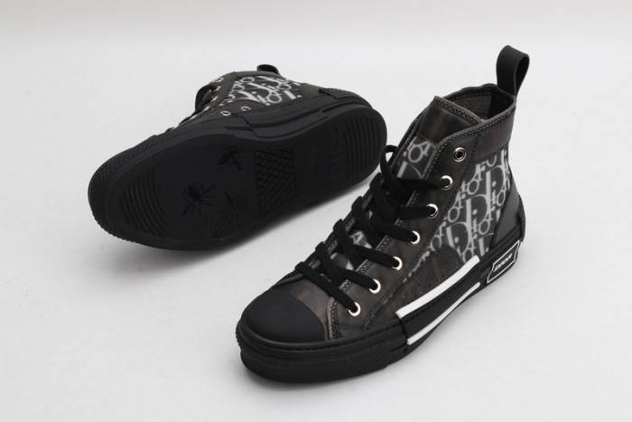 D10R B23 Homme Kaws High Top Sneaker