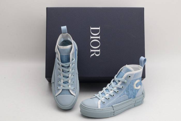 D10R B23 Oblique High Top Sneaker