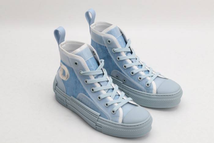D10R B23 Oblique High Top Sneaker