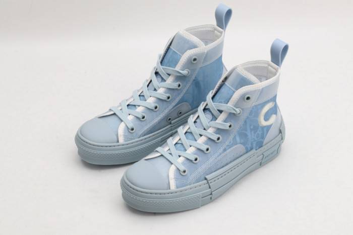 D10R B23 Oblique High Top Sneaker