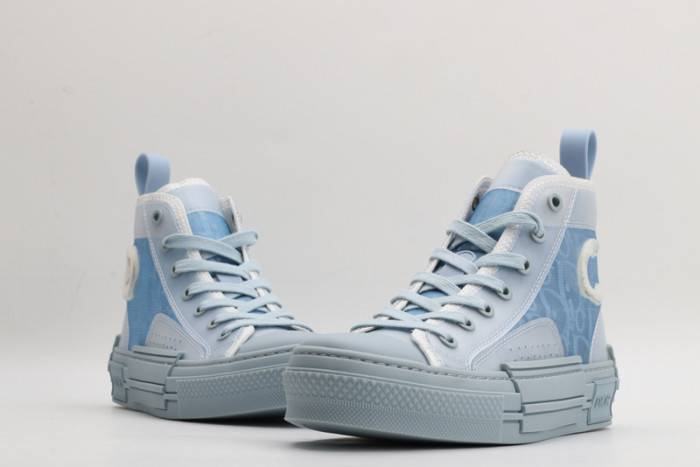 D10R B23 Oblique High Top Sneaker