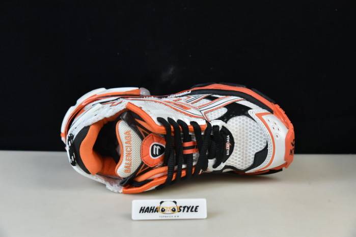 Ba*len*cia*ga -runner