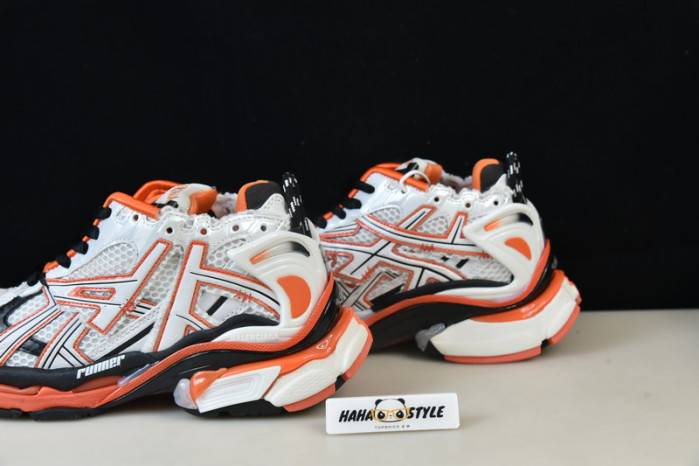 Ba*len*cia*ga -runner