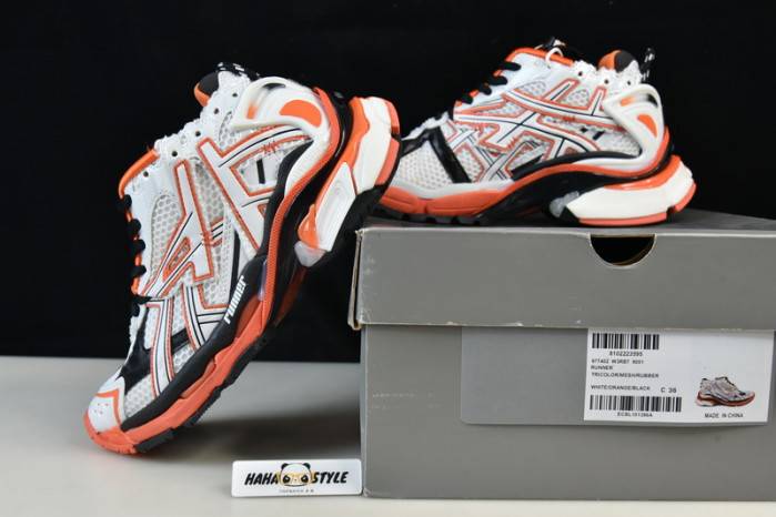 Ba*len*cia*ga -runner