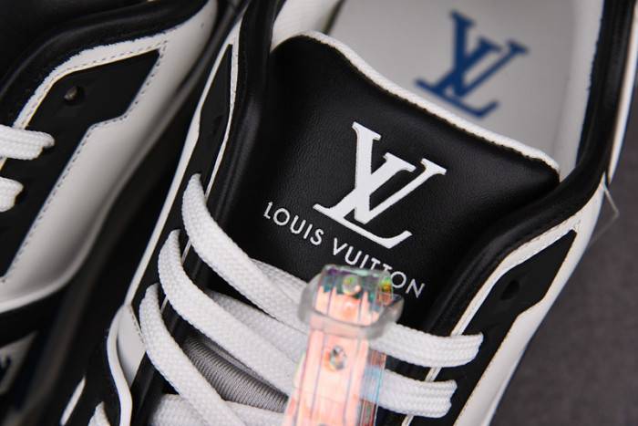 LOUI VUITTO SNEAKER