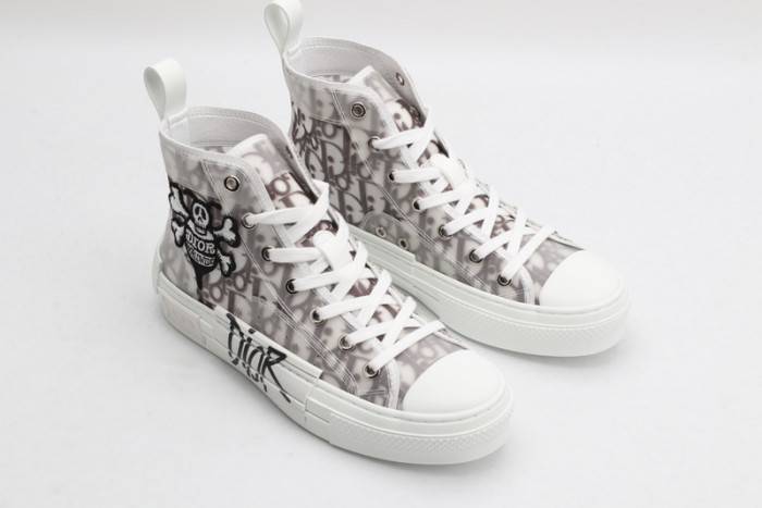 D10R B23 Oblique High Top Sneakers