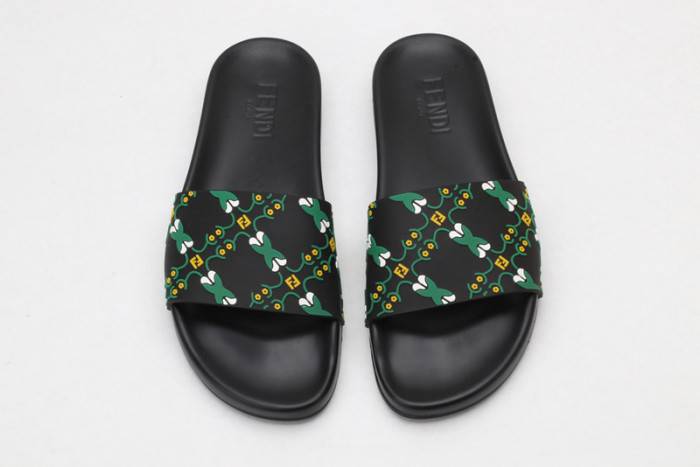 FEND1 SLIPPERS