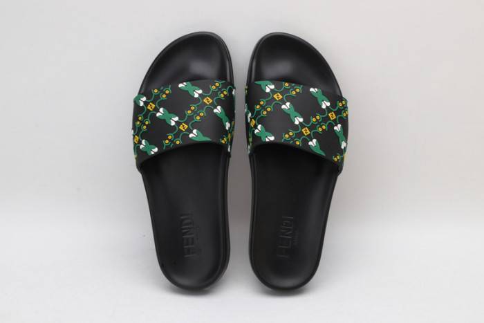 FEND1 SLIPPERS