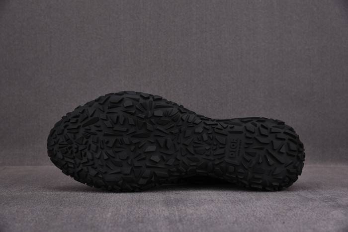 D10R B28 Oblique LOW Top Sneaker