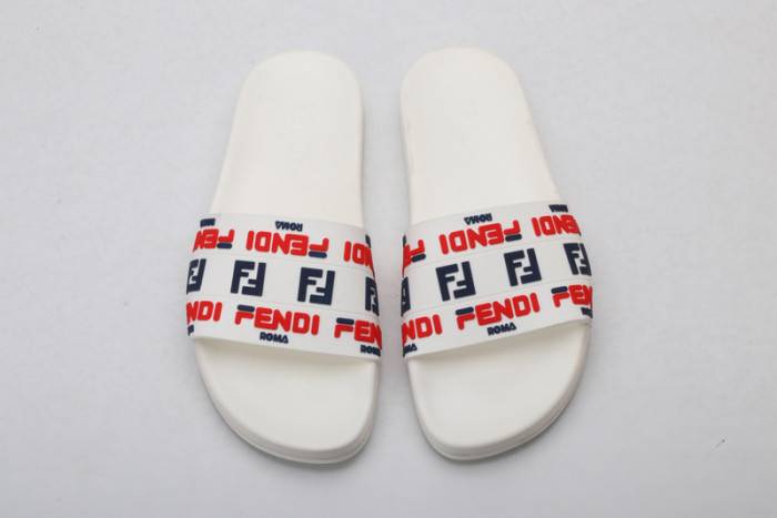 FEND1 SLIPPERS
