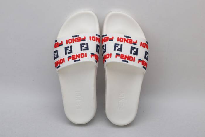 FEND1 SLIPPERS
