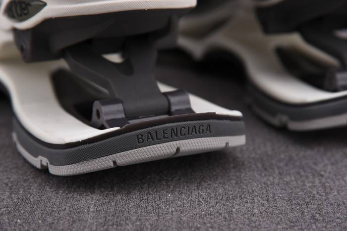 Ba*len*cia*ga x-pander